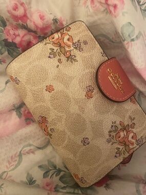 Rare!! Coach rose colored floral medium wallet
